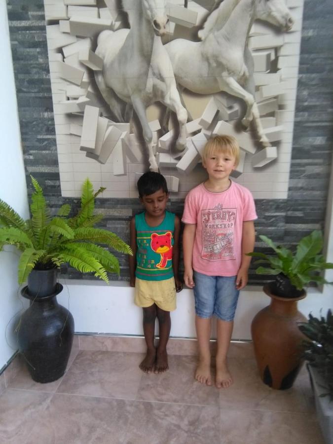 Mahaweli King'S Villa Kandy Esterno foto