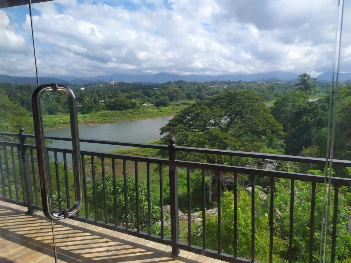 Mahaweli King'S Villa Kandy Esterno foto