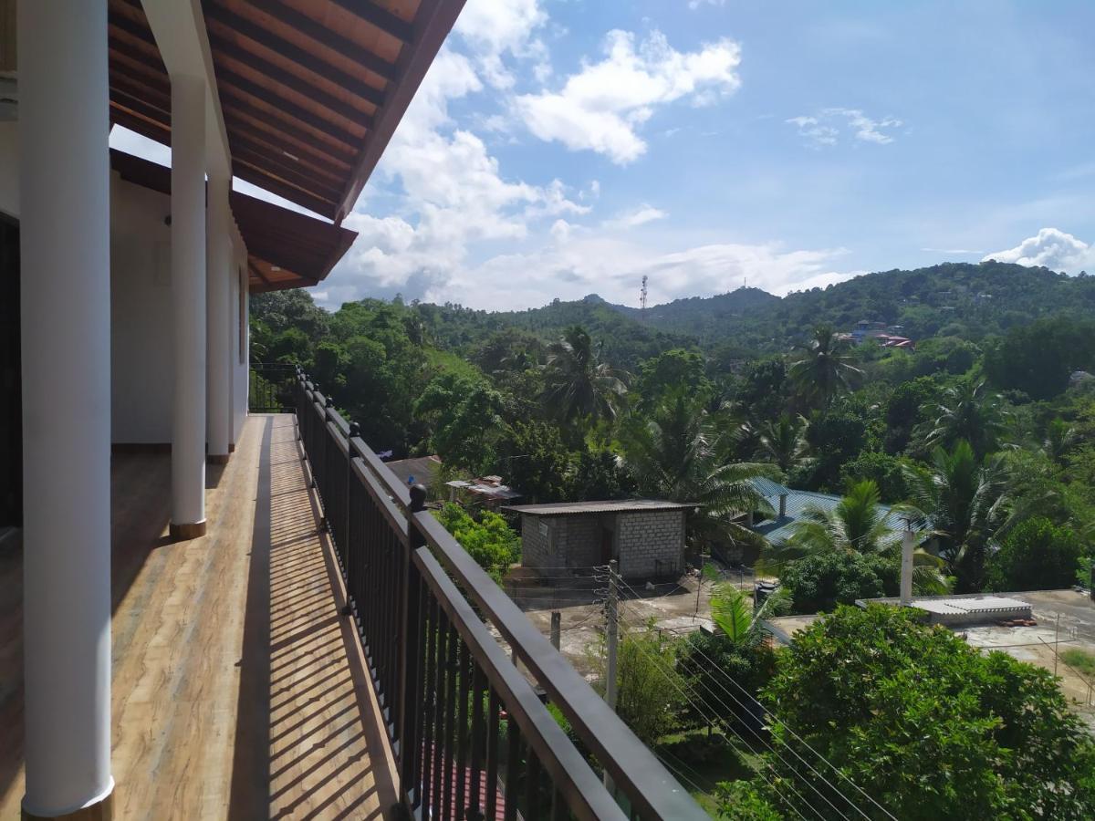 Mahaweli King'S Villa Kandy Esterno foto