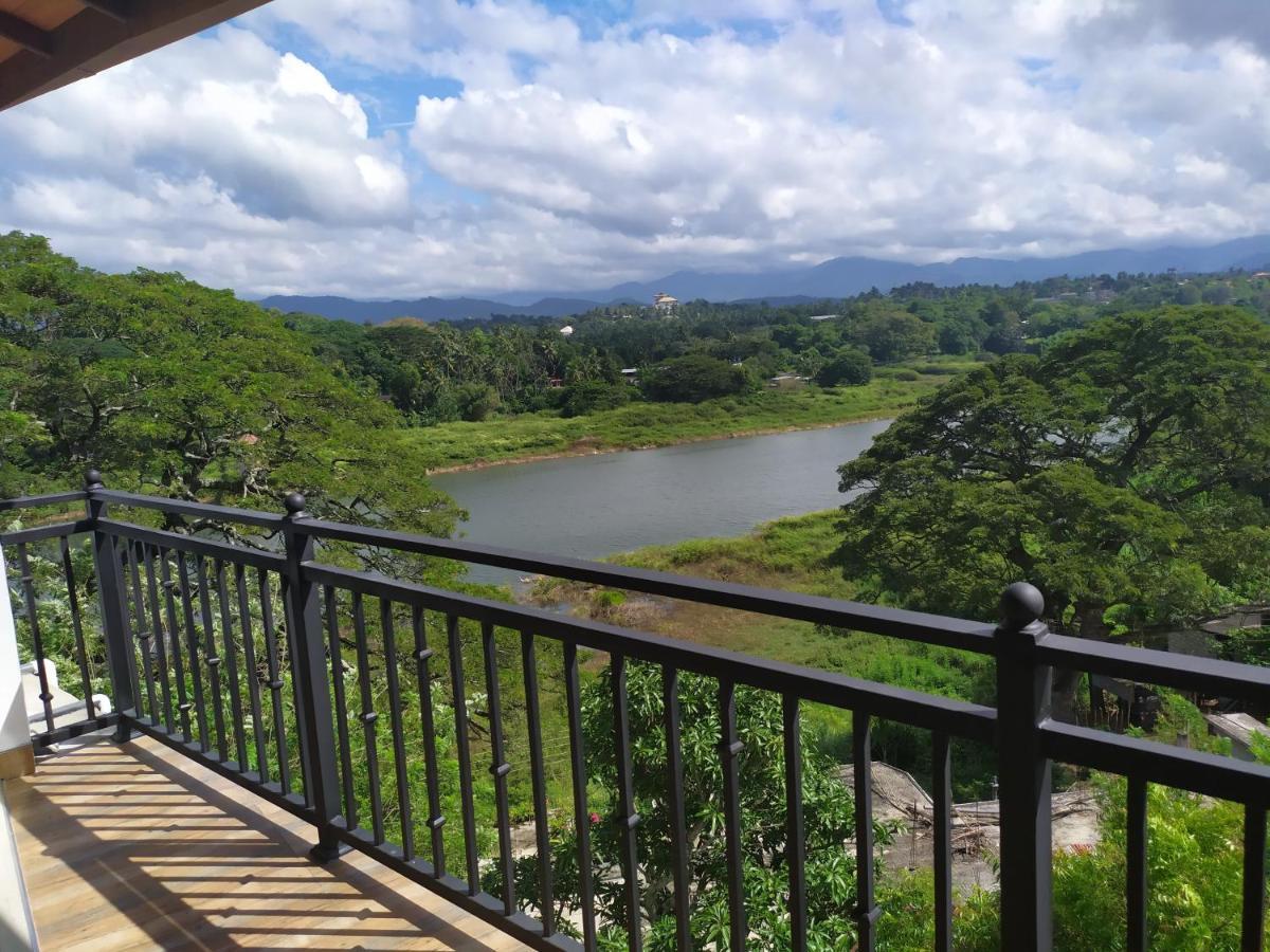 Mahaweli King'S Villa Kandy Esterno foto