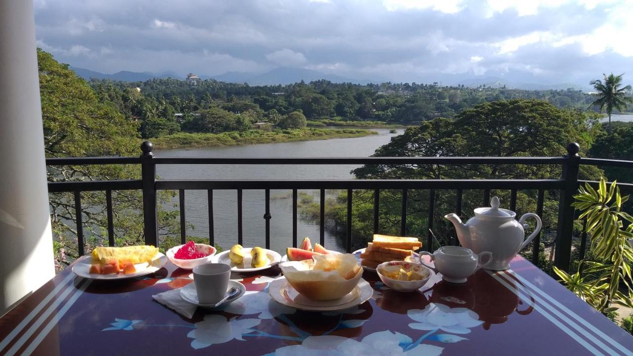 Mahaweli King'S Villa Kandy Esterno foto